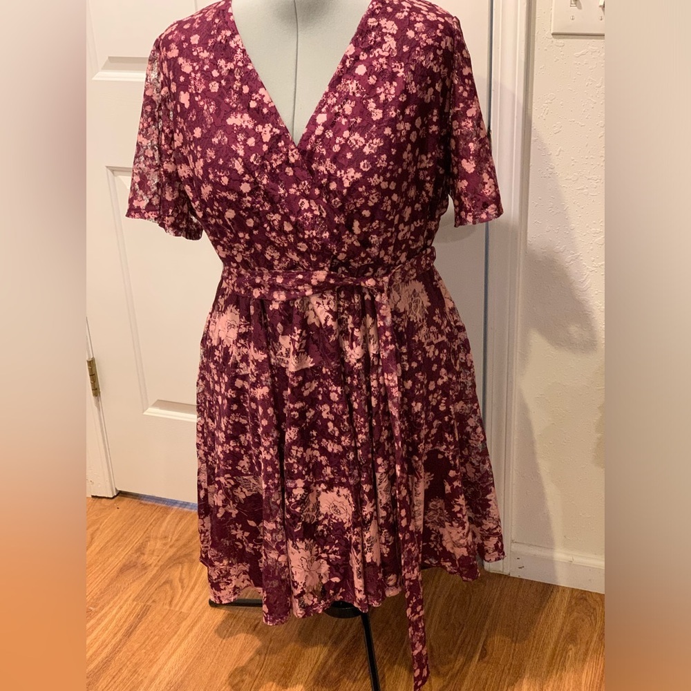 Lane Bryant Dress Size 26 Faux Wrap Lined NWT Maroon Pink Lace Tie Belt $90 MSRP